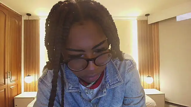 Raquel jones online show from February 4, 12:00 pm