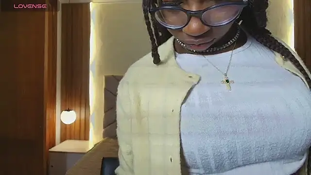 Snapshot of Raquel_jones chatting on July 15, 12:23 pm Raquel jones online show from July 15, 12:23 pm