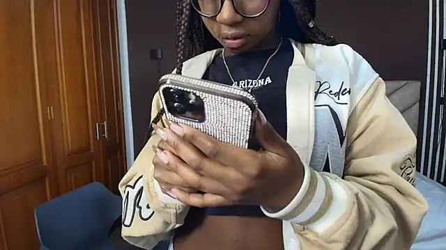 Snapshot of Raquel_jones chatting on October 31, 12:13 pm Raquel jones online show from October 31, 12:13 pm