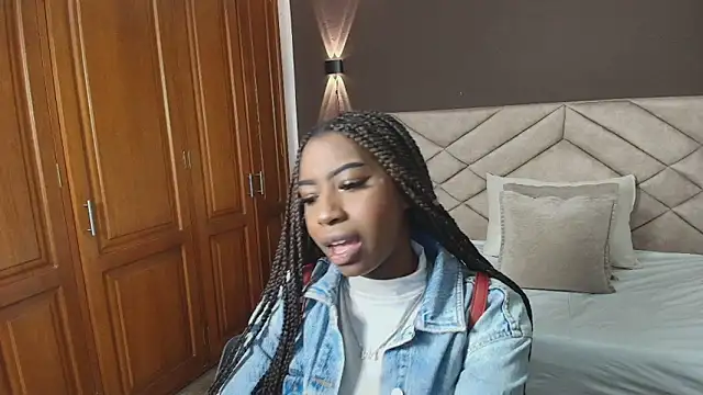 Snapshot of Raquel_jones chatting on October 15, 7:11 pm Raquel jones online show from October 15, 7:11 pm