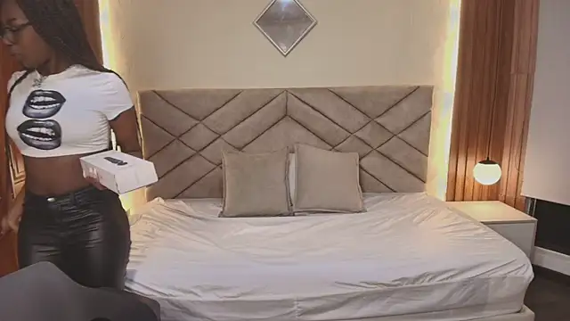 Raquel jones online show from February 25, 12:27 pm