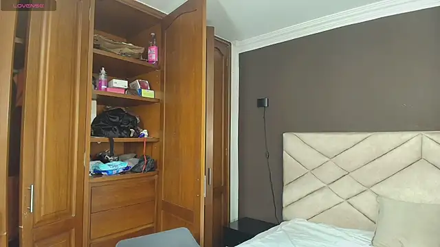 Snapshot of Raquel_jones chatting on September 11, 12:05 pm Raquel jones online show from September 11, 12:05 pm