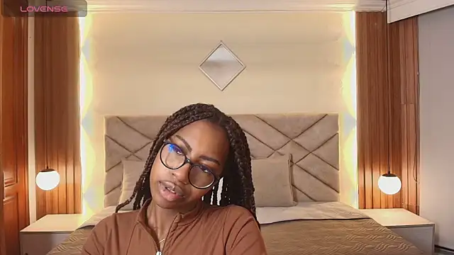 Snapshot of Raquel_jones chatting on May 2, 11:59 am Raquel jones online show from May 2, 11:59 am