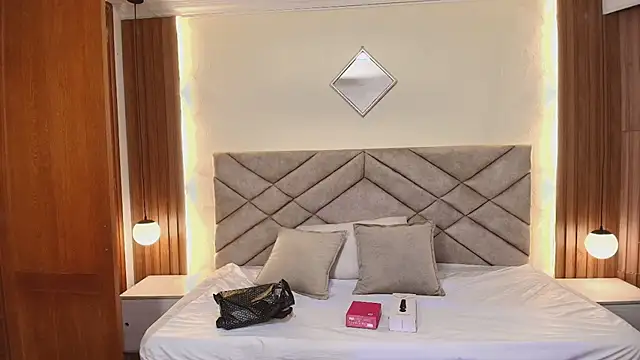 Raquel jones online show from March 15, 12:01 pm