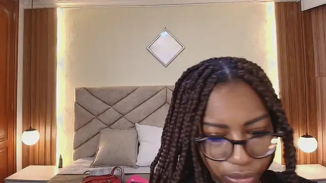 Snapshot of Raquel_jones chatting on April 25, 11:57 am Raquel jones online show from April 25, 11:57 am