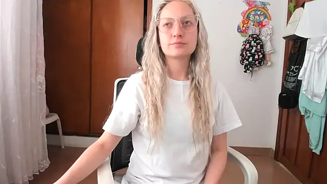 Snapshot of Adele_johnsonn1 chatting on October 29, 3:11 pm Adele johnsonn1 online show from October 29, 3:11 pm