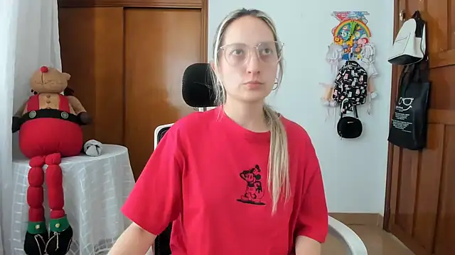 Adele johnsonn1 online show from May 22, 5:22 pm
