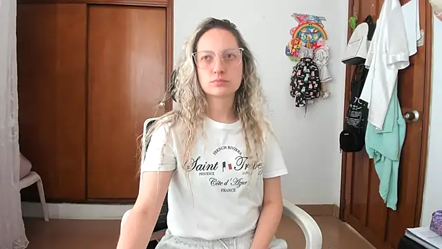 Snapshot of Adele_johnsonn1 chatting on October 22, 3:00 pm Adele johnsonn1 online show from October 22, 3:00 pm