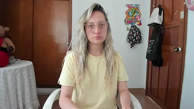 Snapshot of Adele_johnsonn1 chatting on July 3, 4:24 pm Adele johnsonn1 online show from July 3, 4:24 pm