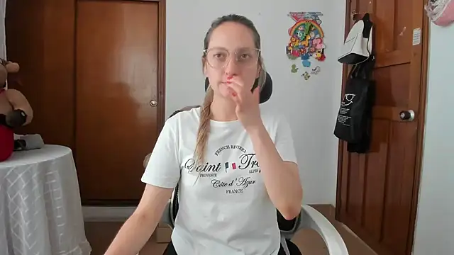 Snapshot of Adele_johnsonn1 chatting on June 12, 2:48 pm Adele johnsonn1 online show from June 12, 2:48 pm