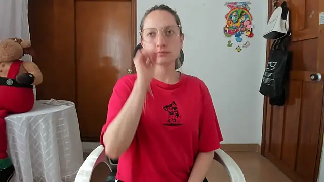 Snapshot of Adele_johnsonn1 chatting on June 10, 7:48 pm Adele johnsonn1 online show from June 10, 7:48 pm