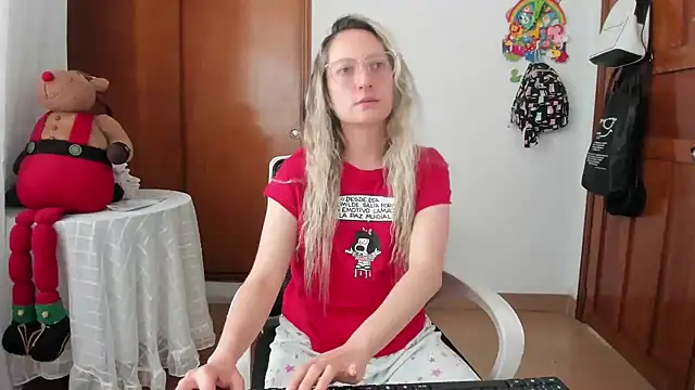 Snapshot of Adele_johnsonn1 chatting on June 29, 3:01 pm Adele johnsonn1 online show from June 29, 3:01 pm