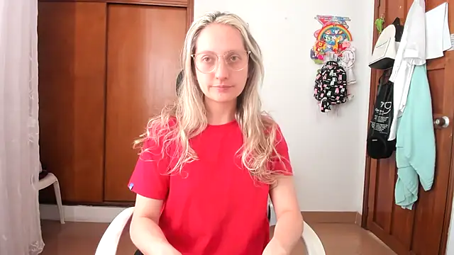 Snapshot of Adele_johnsonn1 chatting on November 18, 3:26 pm Adele johnsonn1 online show from November 18, 3:26 pm