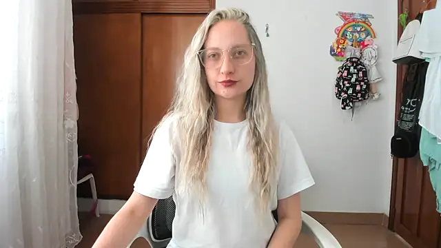 Snapshot of Adele_johnsonn1 chatting on October 30, 3:42 pm Adele johnsonn1 online show from October 30, 3:42 pm