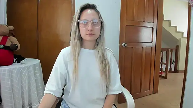 Snapshot of Adele_johnsonn1 chatting on July 9, 5:45 pm Adele johnsonn1 online show from July 9, 5:45 pm