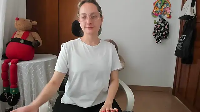 Snapshot of Adele_johnsonn1 chatting on June 16, 4:07 pm Adele johnsonn1 online show from June 16, 4:07 pm