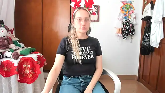 Adele johnsonn1 online show from December 19, 4:09 pm