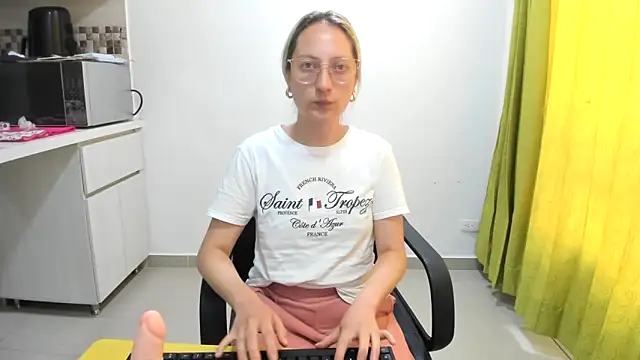 Adele johnsonn1 online show from February 17, 4:28 pm