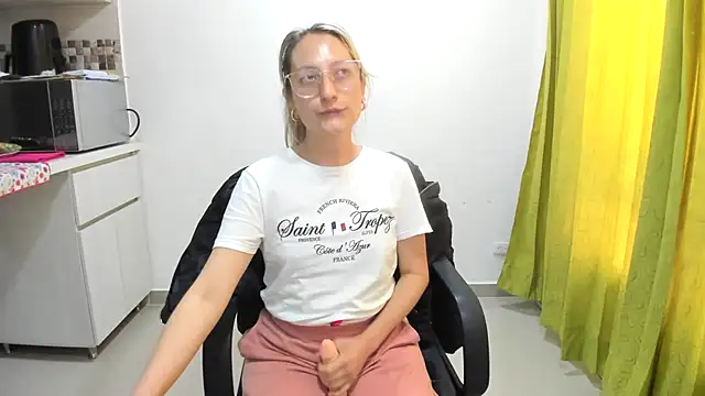 Adele johnsonn1 online show from February 18, 4:14 pm