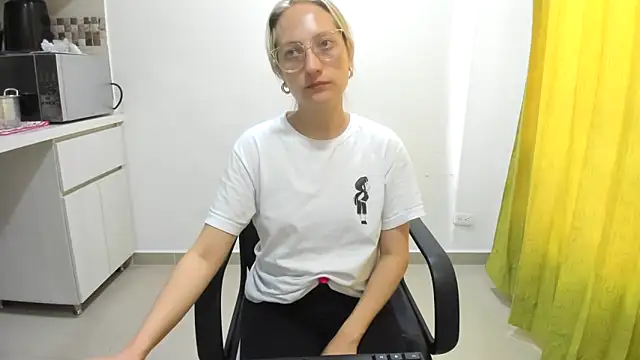 Adele johnsonn1 online show from February 28, 1:36 pm