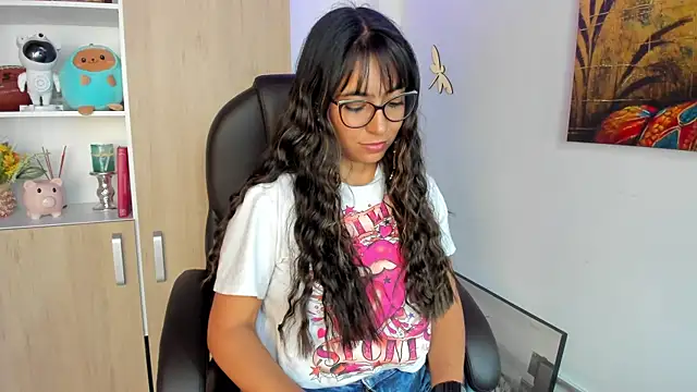 Snapshot of Isabellaa22_1 chatting on September 10, 6:07 pm Isabellaa22 1 online show from September 10, 6:07 pm