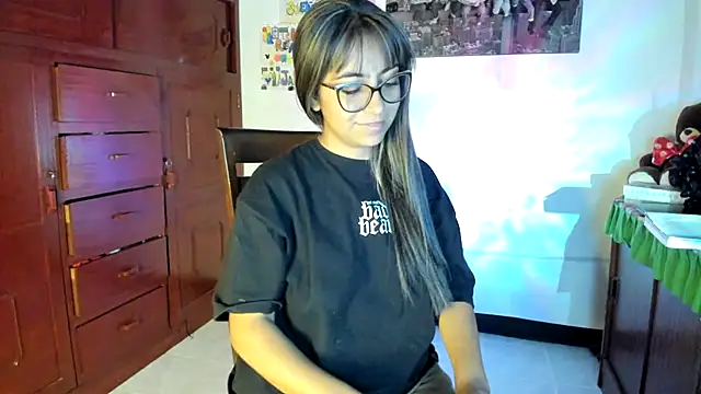 Snapshot of Isabellaa22_1 chatting on February 10, 10:30 pm Isabellaa22 1 online show from February 10, 10:30 pm