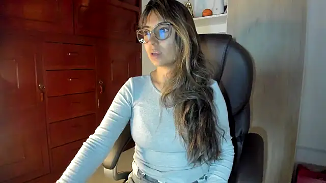 Isabellaa22 1 online show from February 22, 5:10 am