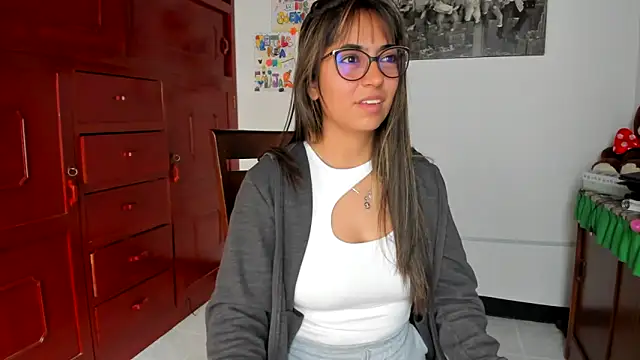 Snapshot of Isabellaa22_1 chatting on February 12, 5:05 pm Isabellaa22 1 online show from February 12, 5:05 pm