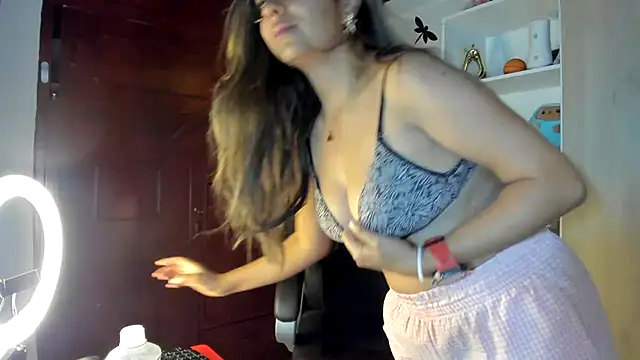 Isabellaa22 1 online show from February 20, 6:19 am