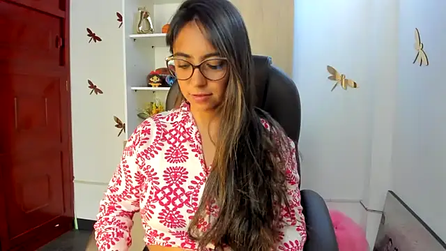 Snapshot of Isabellaa22_1 chatting on November 4, 6:11 pm Isabellaa22 1 online show from November 4, 6:11 pm