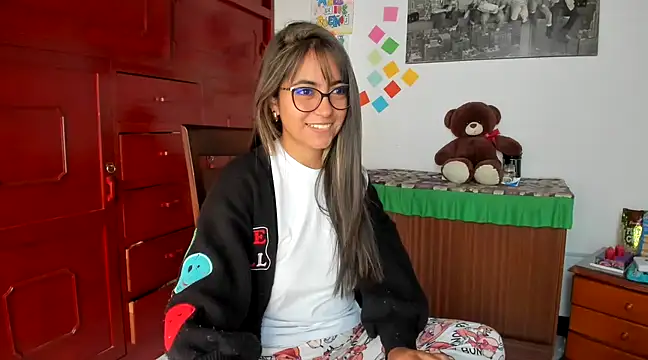 Snapshot of Isabellaa22_1 chatting on January 21, 4:37 pm Isabellaa22 1 online show from January 21, 4:37 pm
