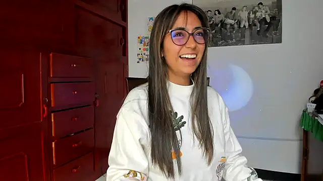 Snapshot of Isabellaa22_1 chatting on February 11, 2:57 pm Isabellaa22 1 online show from February 11, 2:57 pm