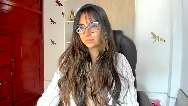 Snapshot of Isabellaa22_1 chatting on November 15, 5:28 pm Isabellaa22 1 online show from November 15, 5:28 pm