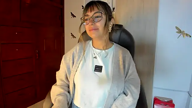 Isabellaa22 1 online show from February 19, 1:24 am