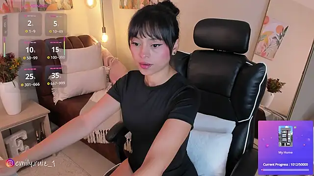 emilyruiz1 online show from April 26, 12:13 pm