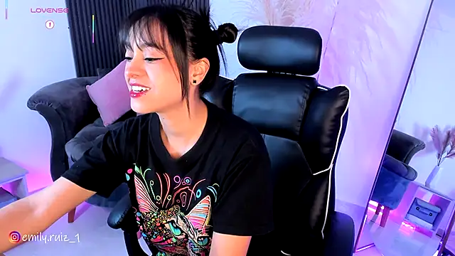 emilyruiz1 online show from December 3, 8:25 am