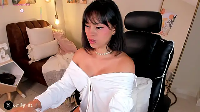 emilyruiz1 online show from March 25, 3:22 pm