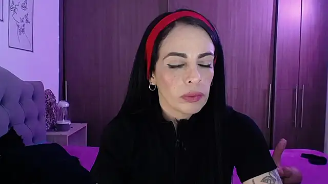 violett honney online show from March 5, 5:26 am