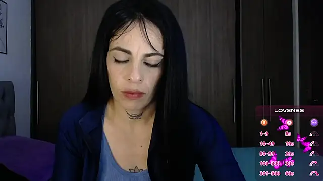 violett honney online show from April 1, 5:42 am