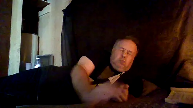 Nightshade7712 online show from October 31, 11:11 pm