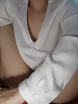 Snapshot of NatashaBud chatting on June 19, 12:44 pm NatashaBud online show from June 19, 12:44 pm