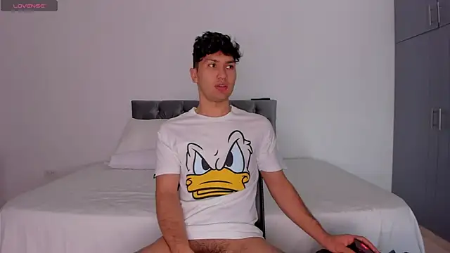 Valerio James7 online show from March 5, 4:13 pm