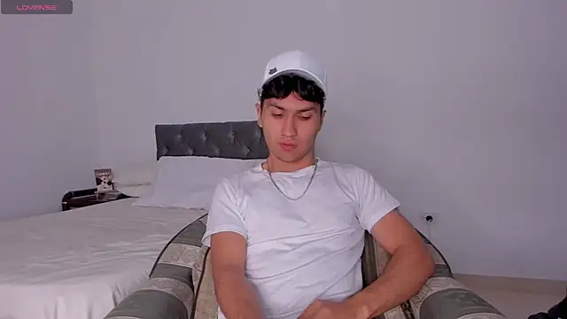 Valerio James7 online show from January 21, 6:43 am