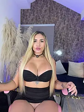 Snapshot of Celestemilan chatting on July 9, 8:19 pm Celestemilan online show from July 9, 8:19 pm
