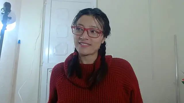 Snapshot of lunazulsj chatting on June 19, 1:06 pm lunazulsj online show from June 19, 1:06 pm
