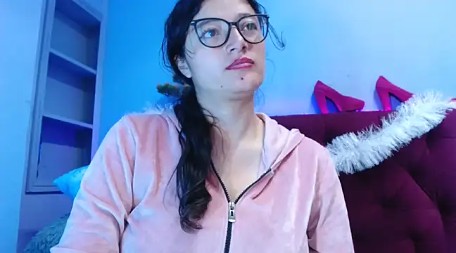 Snapshot of lunazulsj chatting on January 15, 5:37 pm lunazulsj online show from January 15, 5:37 pm