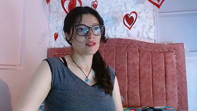 Snapshot of lunazulsj chatting on February 12, 12:44 pm lunazulsj online show from February 12, 12:44 pm