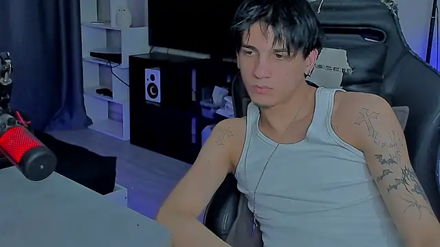 MarkBrowniii online show from December 23, 6:56 am