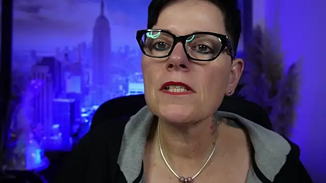 Snapshot of ninarandmann chatting on December 4, 6:51 pm ninarandmann online show from December 4, 6:51 pm