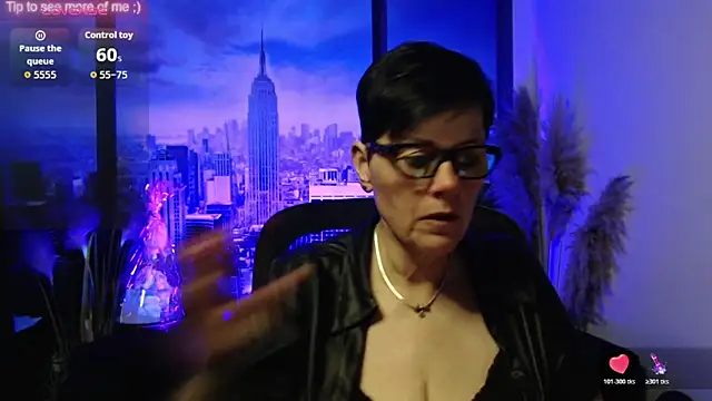 Snapshot of ninarandmann chatting on May 6, 3:49 pm ninarandmann online show from May 6, 3:49 pm